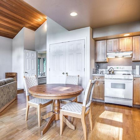 The Quintessa Cottage Clinton Экстерьер фото