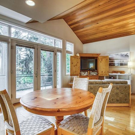 The Quintessa Cottage Clinton Экстерьер фото