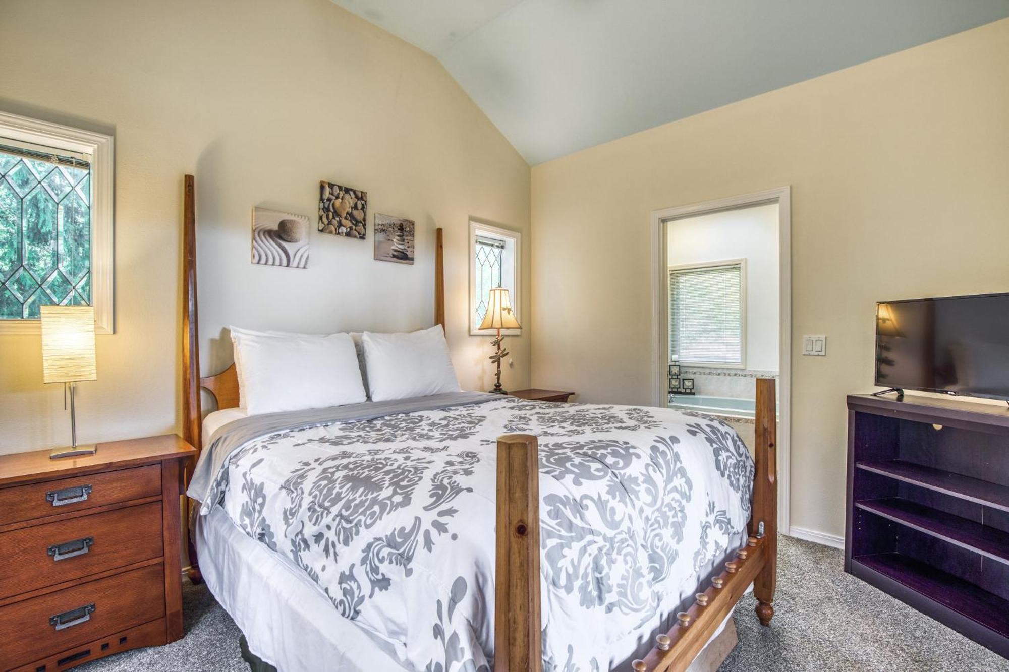 The Quintessa Cottage Clinton Экстерьер фото